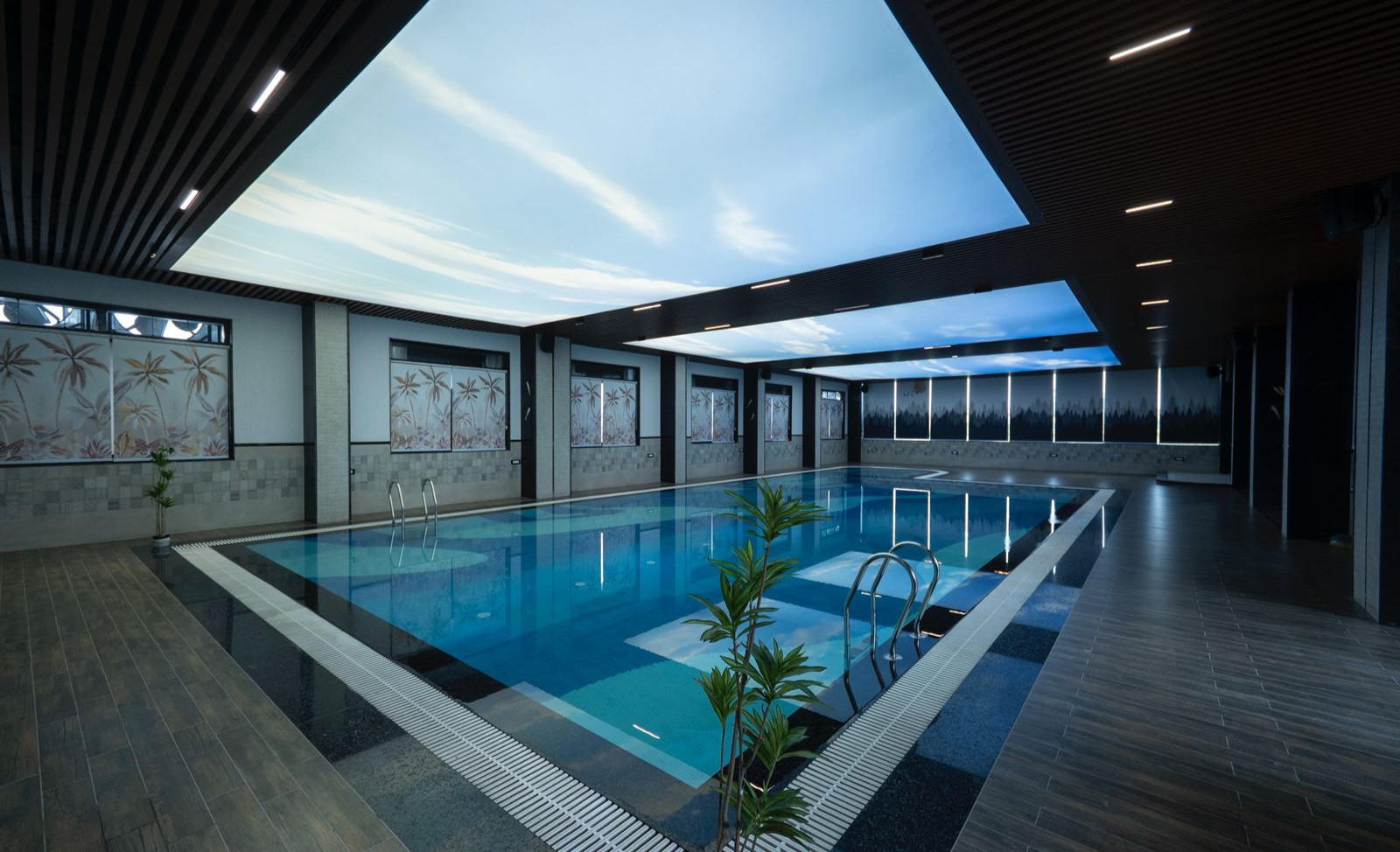 HEATED SWIMMING POOL